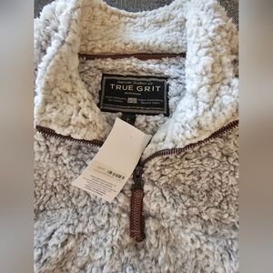 NEW WITH TAGS  MEN'S XL TRUE GRIT FROSTY TIPPED PILE  QUARTER ZIP PULLOVER